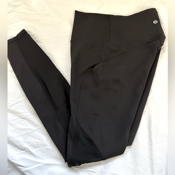 LULULEMON/ Black Mesh Leggings/6 - Picture 2 of 8